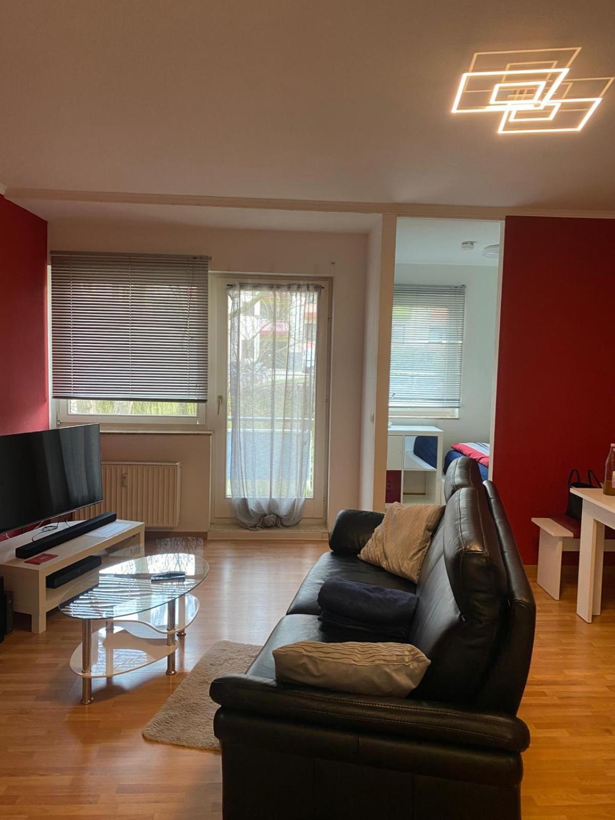Zwei Zimmer Appartment Mit Balkon Und Stellplatz Voll Moebliert Trier Eksteriør bilde